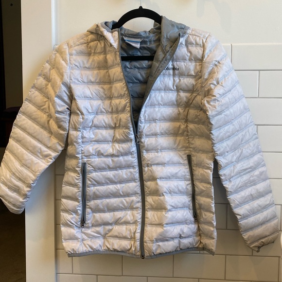 Women’s Columbia puffer jacket. - Picture 1 of 3